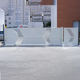 Escalier avec découpe blanc et electrique Sur mesure