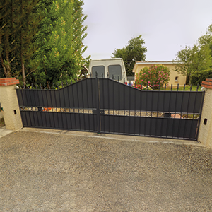 Portail sur mesure noir occitanie