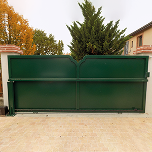 Portail métal vert sur mesure asgc