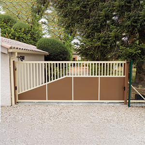 Portail beige et bois sur mesure saint étienne de Tulmont